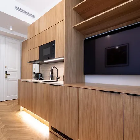Six Residences 5*