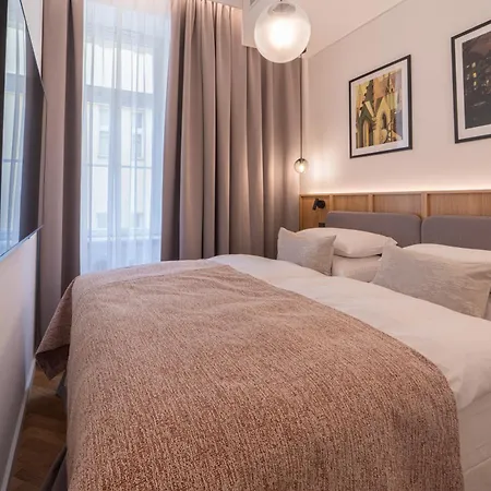 Six Residences 5*
