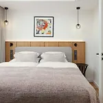Six Residences Aparthotel Praga