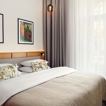 Aparthotel Six Residences *