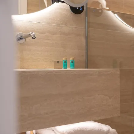 Six Residences براغ