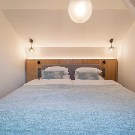 Six Residences Aparthotel