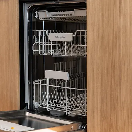 Six Residences Aparthotel 5*