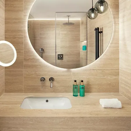 Aparthotel Six Residences 5*