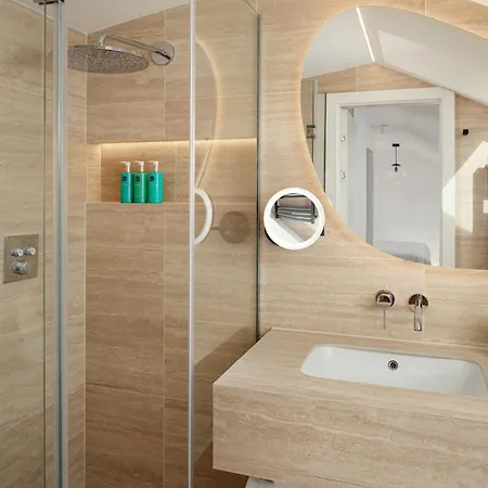 Aparthotel Six Residences 5*