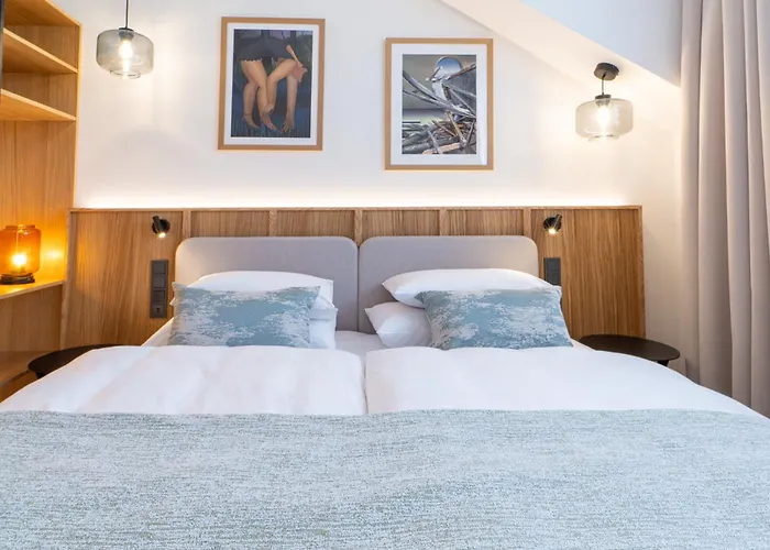 Six Residences 5*