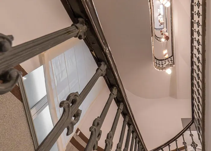 Six Residences 5*